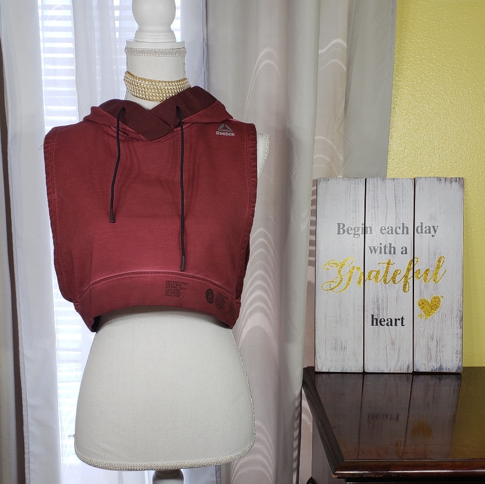 **SOLD**Reebok crop hoodie - Picture 2 of 5